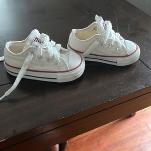 Toddler size 4 converse all star